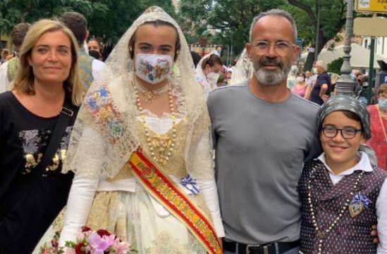 Alvaro Cervera with his family.